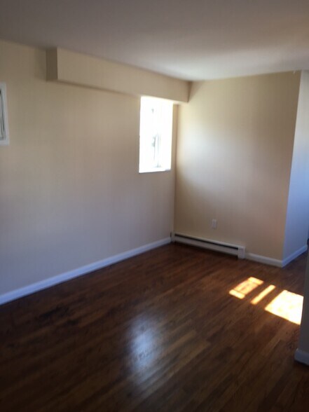 Building Photo - 758 Ashland Ave