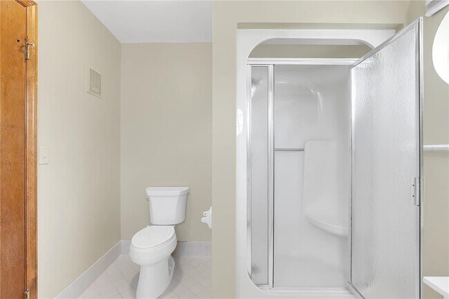 Building Photo - 136 Florida Shores Blvd