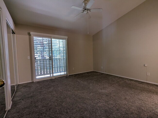 Building Photo - You will love this beautiful townhouse near Victoria Gardens!