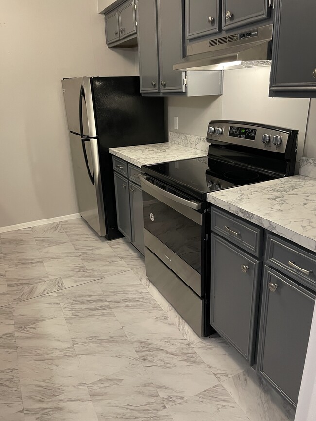 Kitchen - 10590 High Hollows Dr