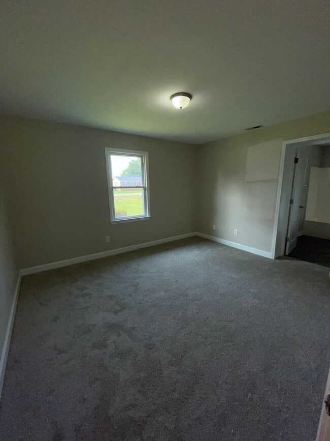 Building Photo - 473 Potts Rd