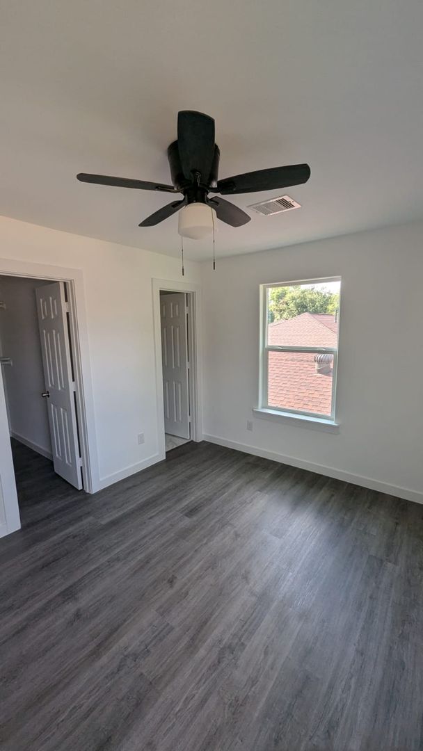 Building Photo - ? Modern 3-Bedroom Duplex with Open Layout ?