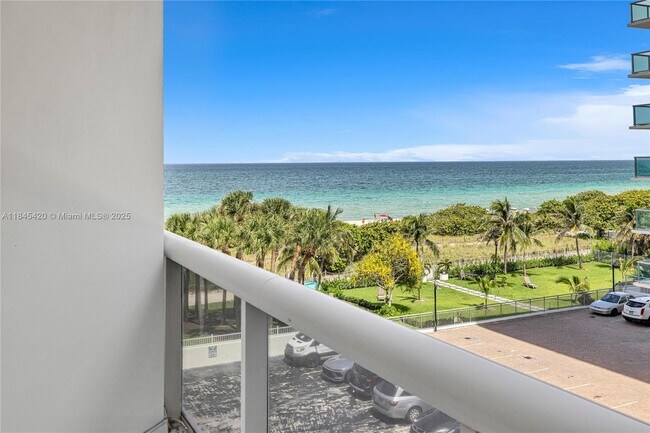 Building Photo - 9559 Collins Ave