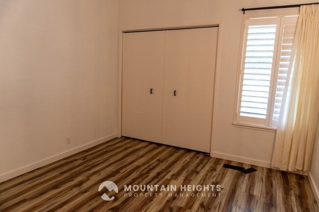 Building Photo - 3516 Summer Oaks Cir