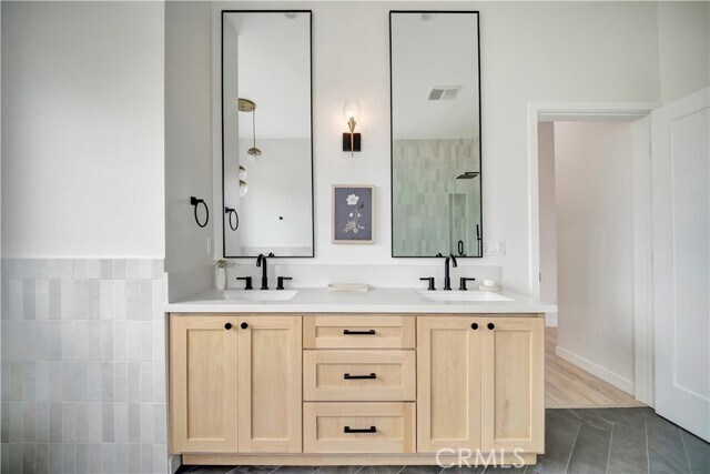 Building Photo - 12519 Haleh Ln