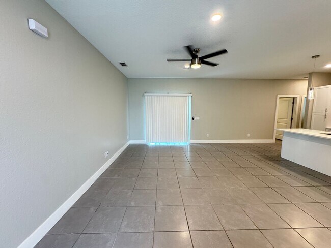 Building Photo - BEAUTIFUL Home 4 Bedroom, 2 Bathroom in Po...