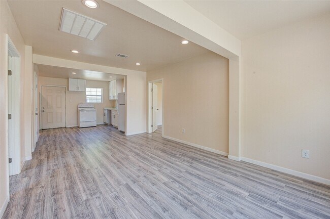 Building Photo - 8709 Knox St