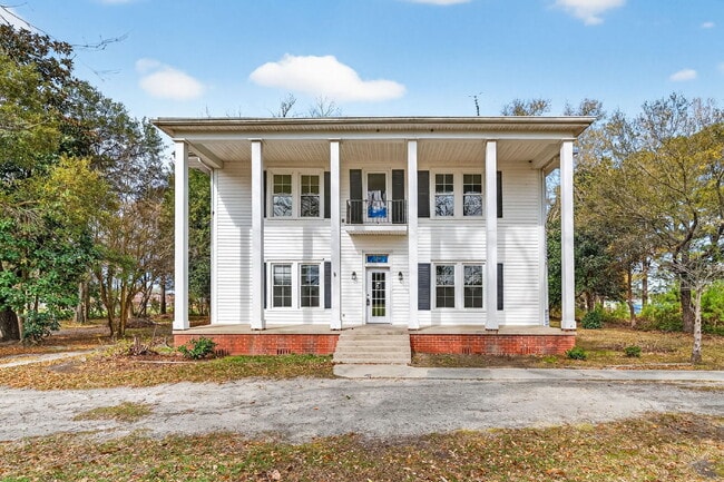 Building Photo - 409 Meadow Rd