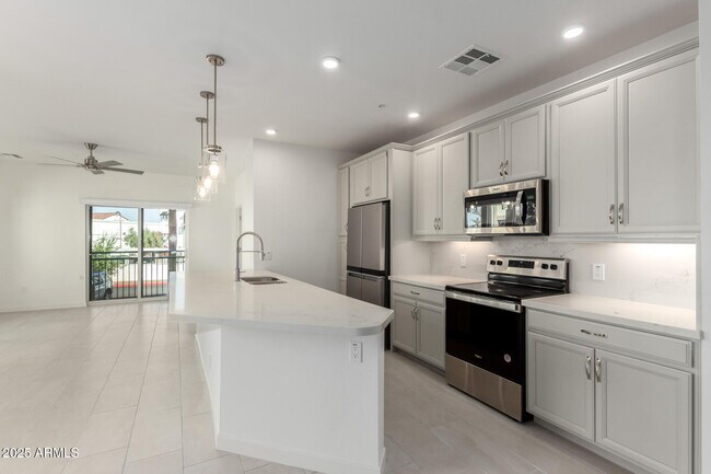 Building Photo - 2511 W Queen Creek Rd