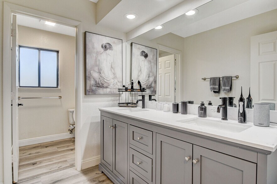 Building Photo - 2224 Lucerne Ct