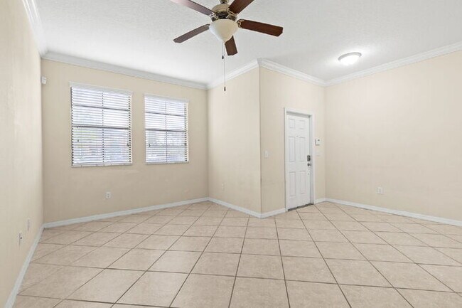 Building Photo - LIKE NEW Town Home For Rent in Wesley Chapel!