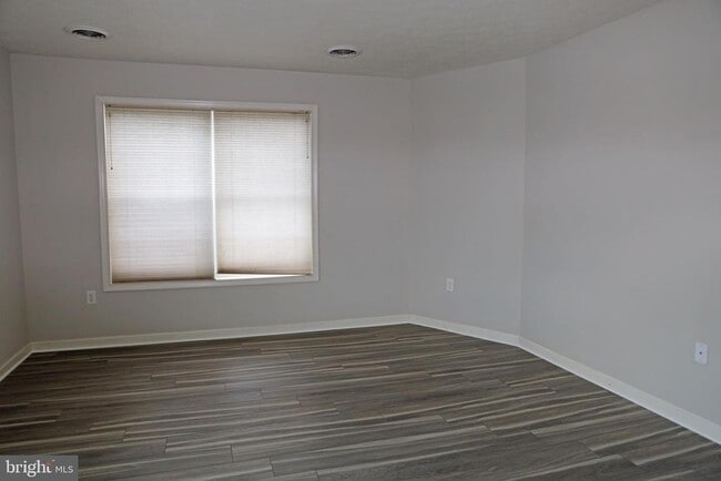 Building Photo - 307 Dinali Dr