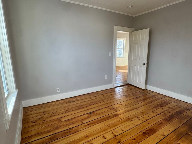 Building Photo - 58 Division St