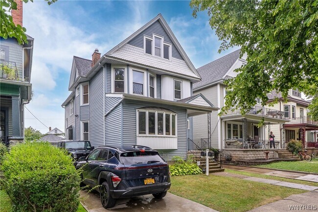 Building Photo - 238 Saranac Ave