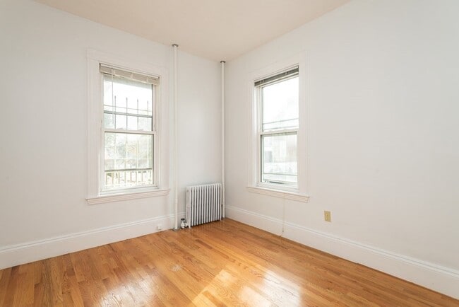 Building Photo - 43 Buttonwood St