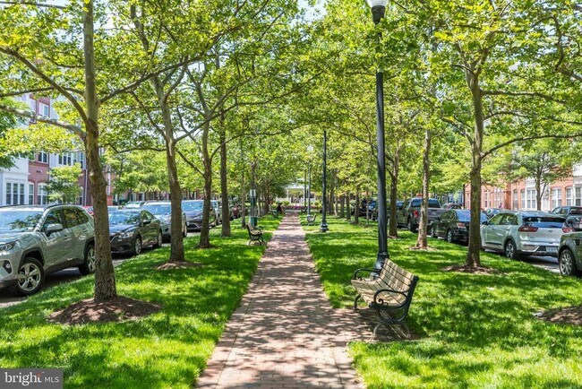 Building Photo - 4951 Brenman Park Dr