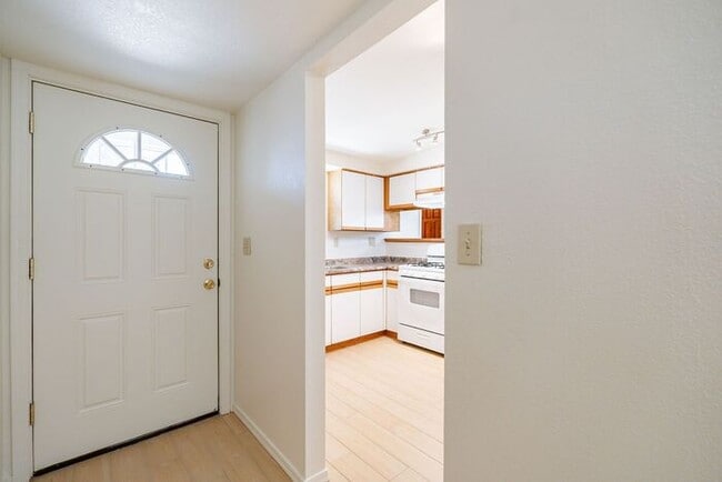 Building Photo - Charming 3-Bed Home with Spacious Backyard...