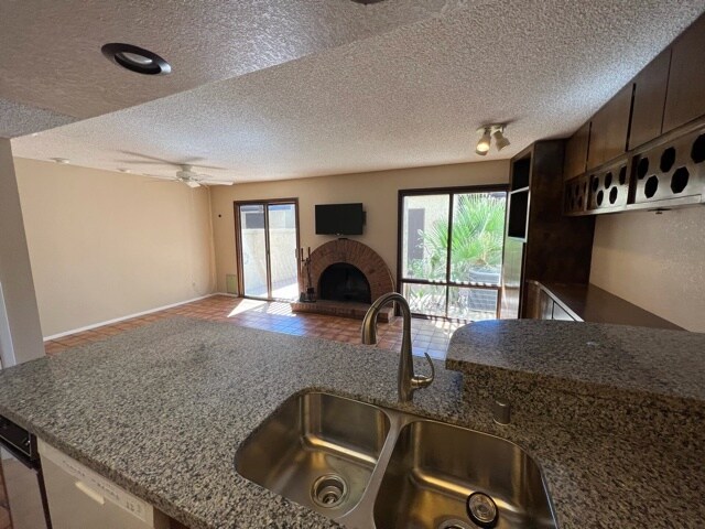 Building Photo - 2155 S 14th Ave