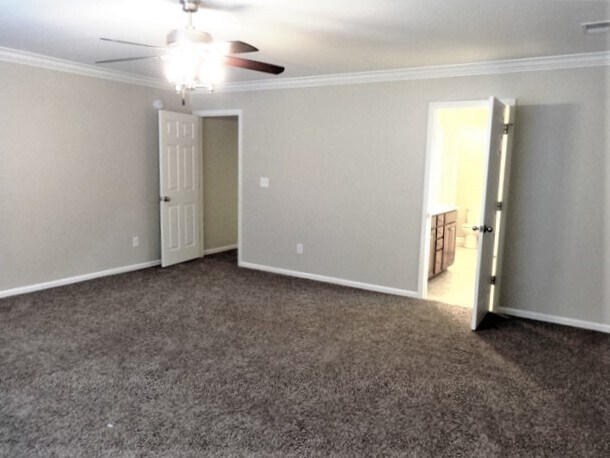 Building Photo - 204 Short Woods Ct
