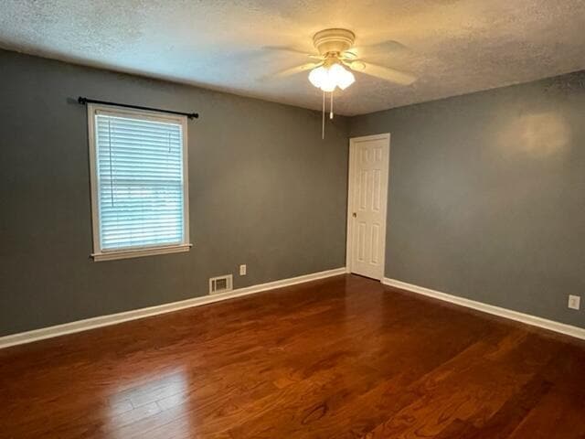 Building Photo - 222 Lakewood Cir