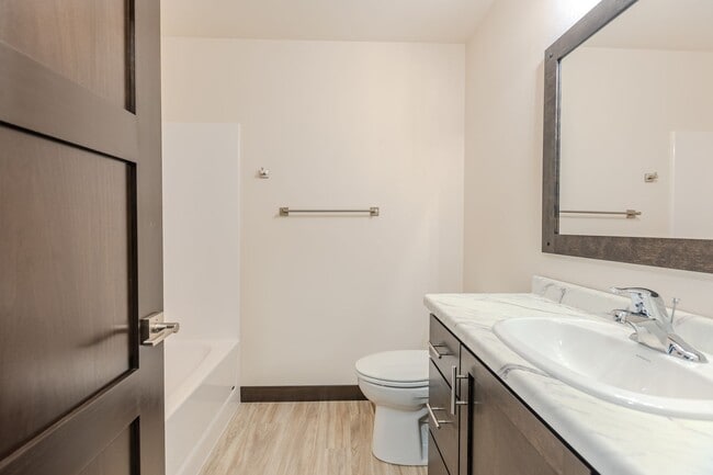Building Photo - 1137 St Andrews Dr