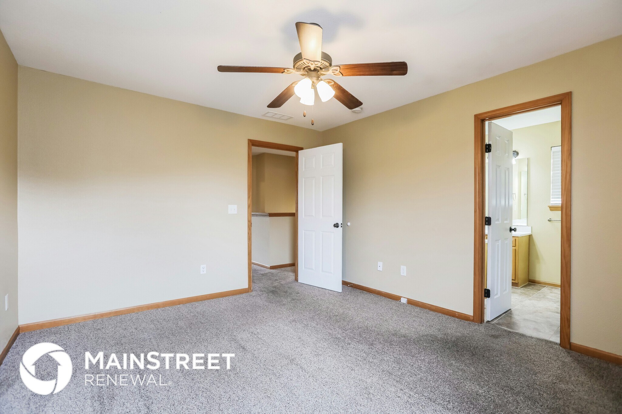 Building Photo - 411 NE Wolf Creek Dr