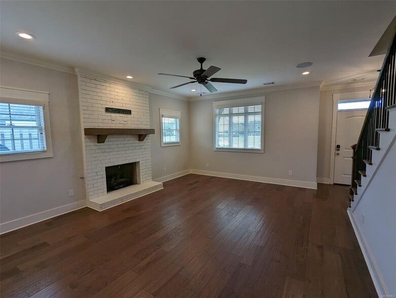 Building Photo - 3418 Lockwood Pl