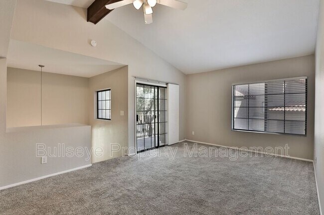 Building Photo - 925 N College Ave