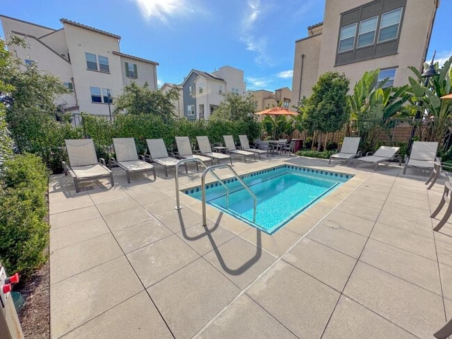 Building Photo - 49 Sanctuary Ln