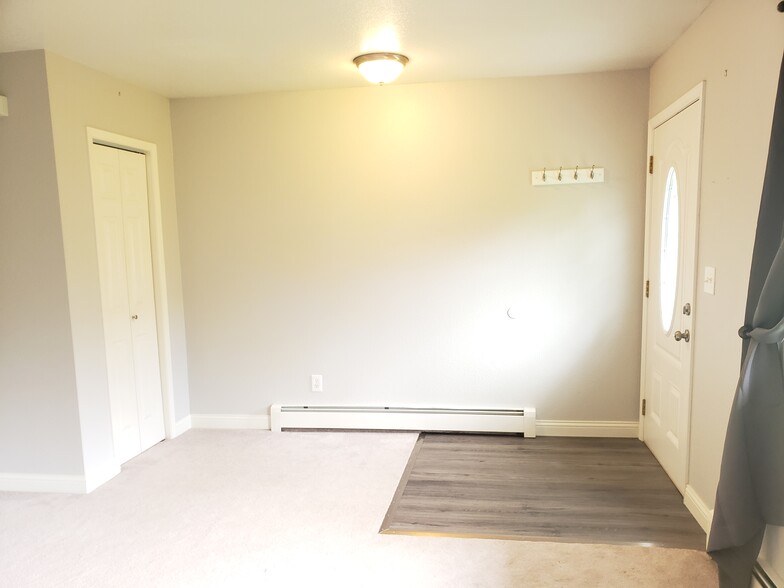 Building Photo - 7331 Meadow St