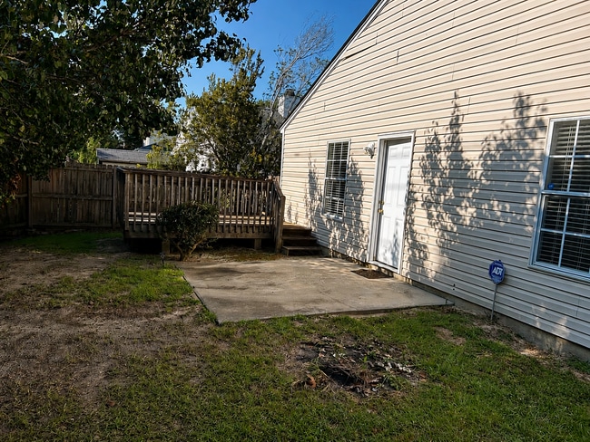 Building Photo - 318 Castle Ridge Dr