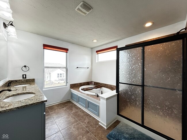 Building Photo - 12588 Hideout Dr