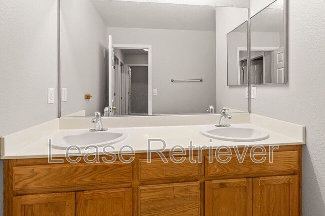 Building Photo - 1943 Remembrance Ln