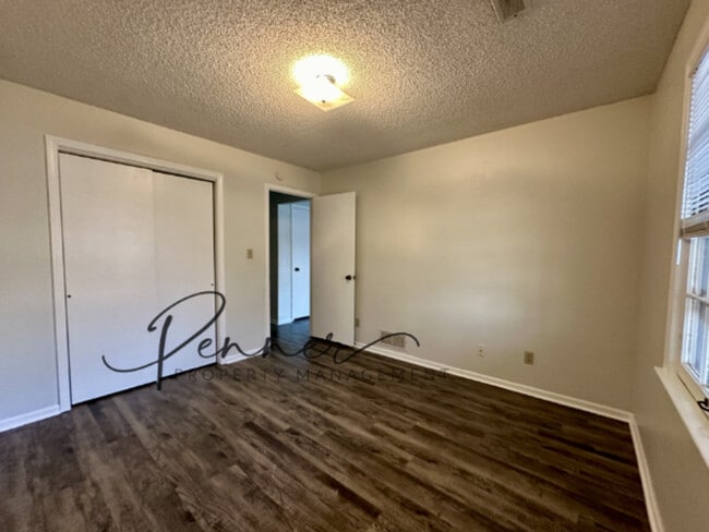 Building Photo - 105 SW 20th St