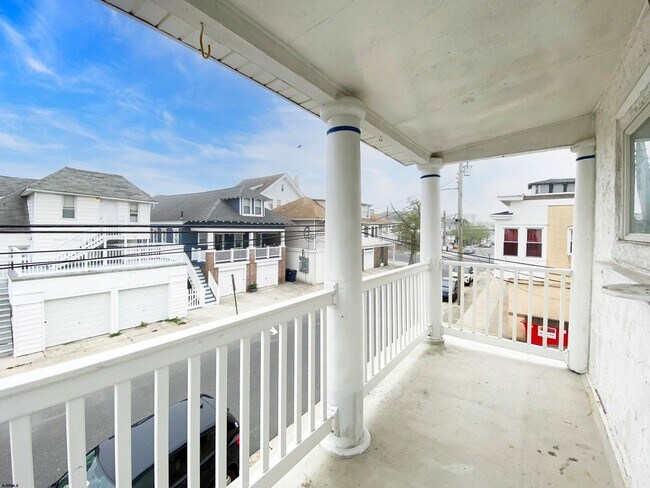 Building Photo - 9 N Weymouth Ave