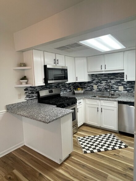 Building Photo - 1609 Homestead Trl