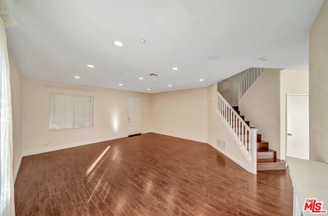 Building Photo - 12440 La Cresta Way