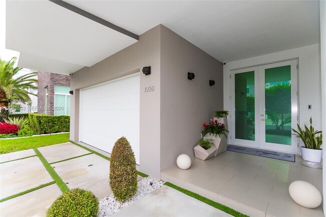 Building Photo - 10561 NW 68th Terrace