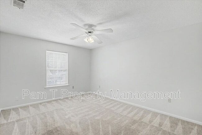 Building Photo - 128 Fox Chase Rd