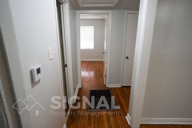 Building Photo - 816 Vanderbilt St