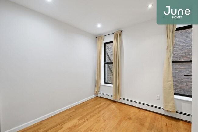 Primary Photo - ROOM ONLY in 3-bed/1.0-bath Home