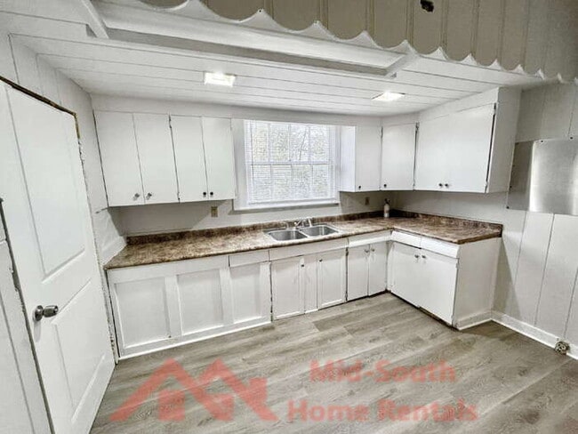 Building Photo - 3592 Vivia Ave