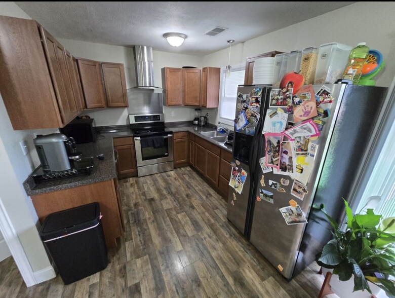 Building Photo - 6615 Winthrop Dr
