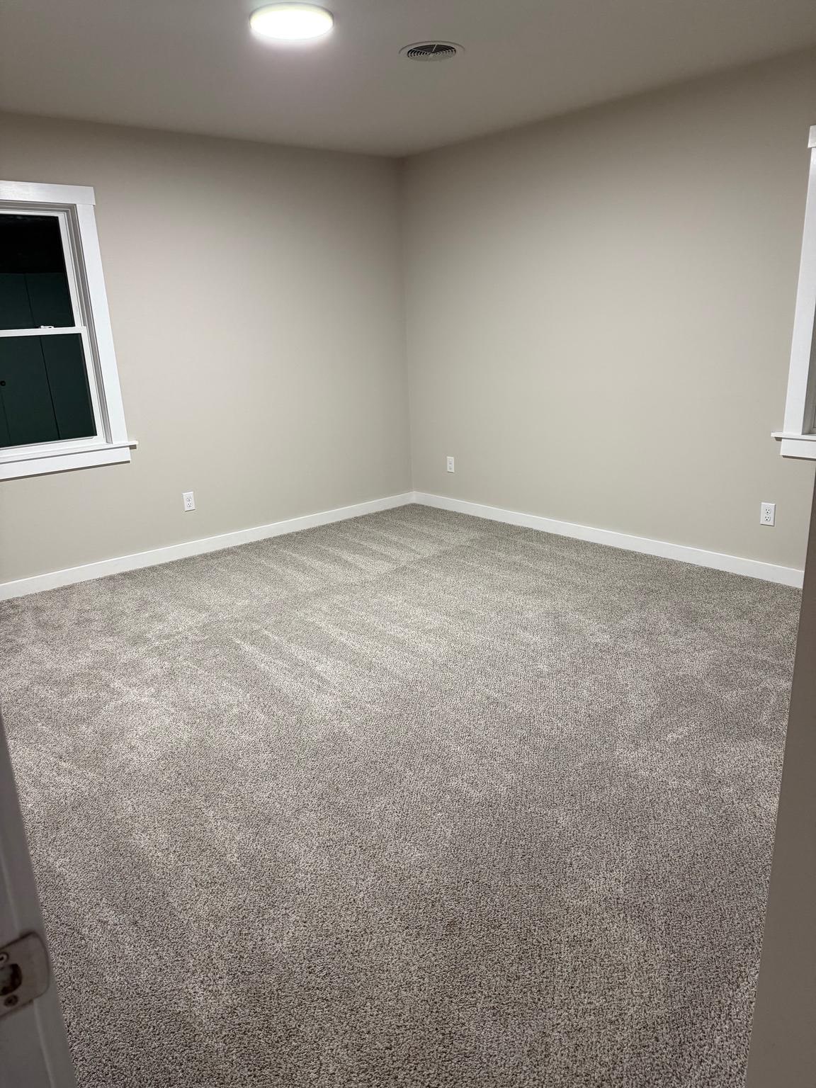 Building Photo - 6580 Fairway Dr W