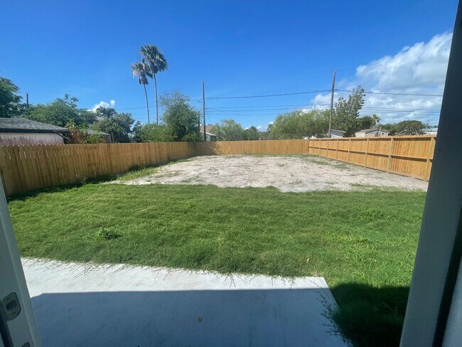 Building Photo - New home