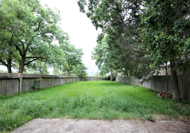 Building Photo - 6923 Cheshire Park Rd