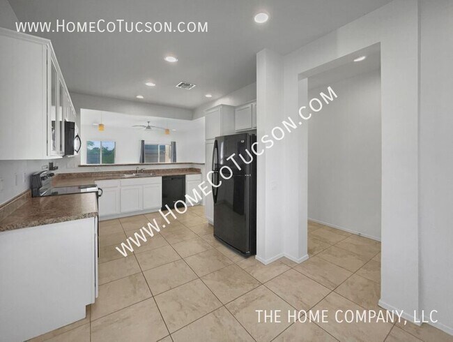 Building Photo - 34584 S Bronco Dr