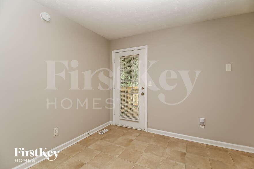 Building Photo - 8215 Collier St SW