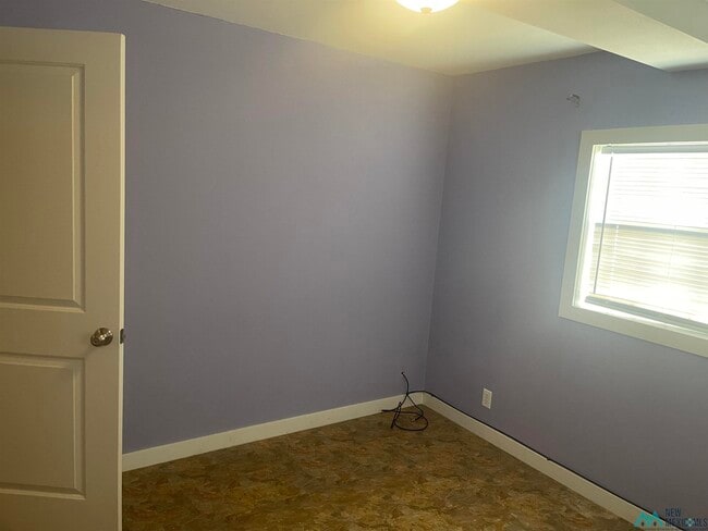 Building Photo - 908 Maple St