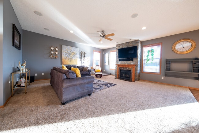 Building Photo - 1838 Penstemon Ln